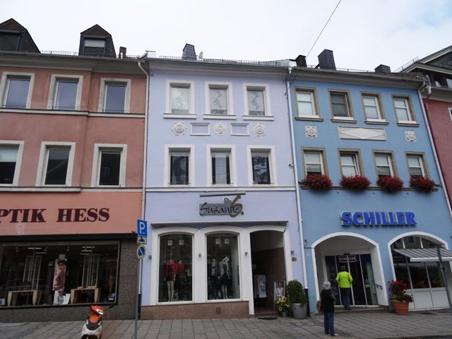 Hof: Wohn- und Geschäftshaus in TOP Lage für Kapitalanleger!! 