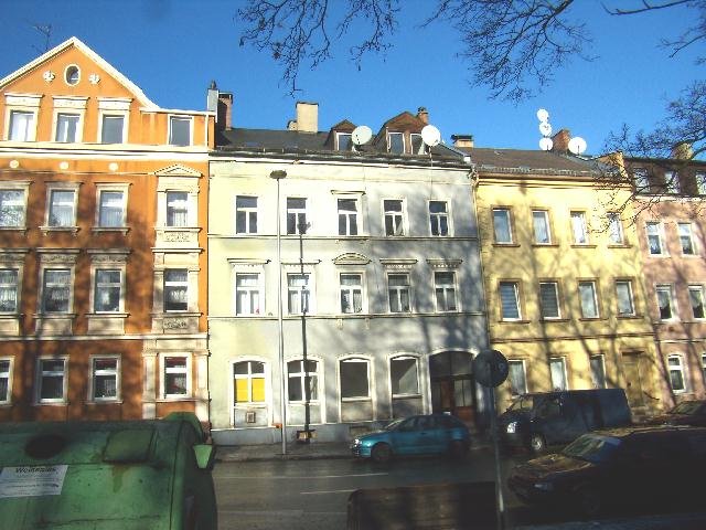 Hof: Mehrfamilienhaus in der Stadtmitte 
