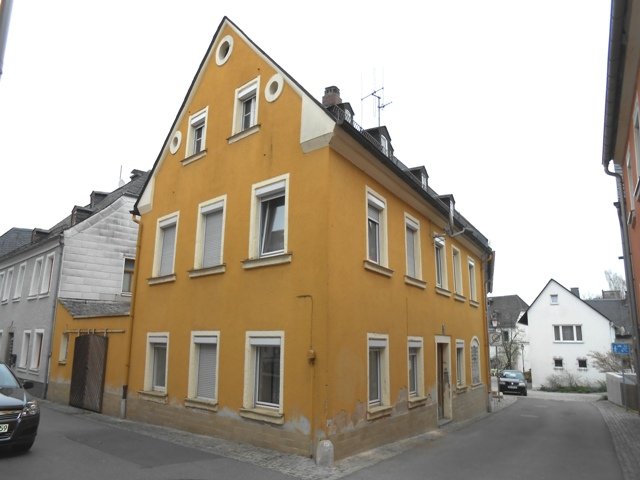 Schwarzenbach a.d.Saale: Heimwerker aufgepasst!! Einfamilienhaus sucht neuen Eigentümer!! 