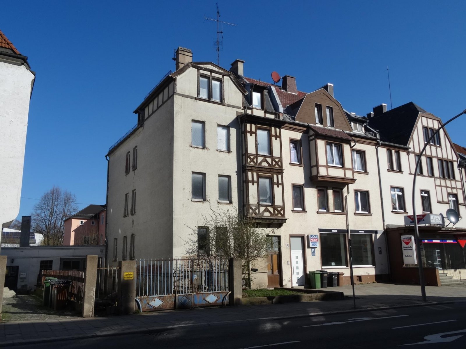 Hof: Mehrfamilienhausschnäppchen für den enthusiastischen Handwerker !!! 