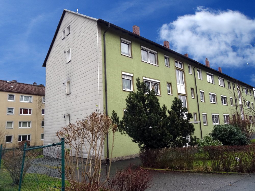 Hof: Anlageobjekt  - Top renovierte drei-Zimmer-Eigentumswohnung in Hof, bereits vermietet. 