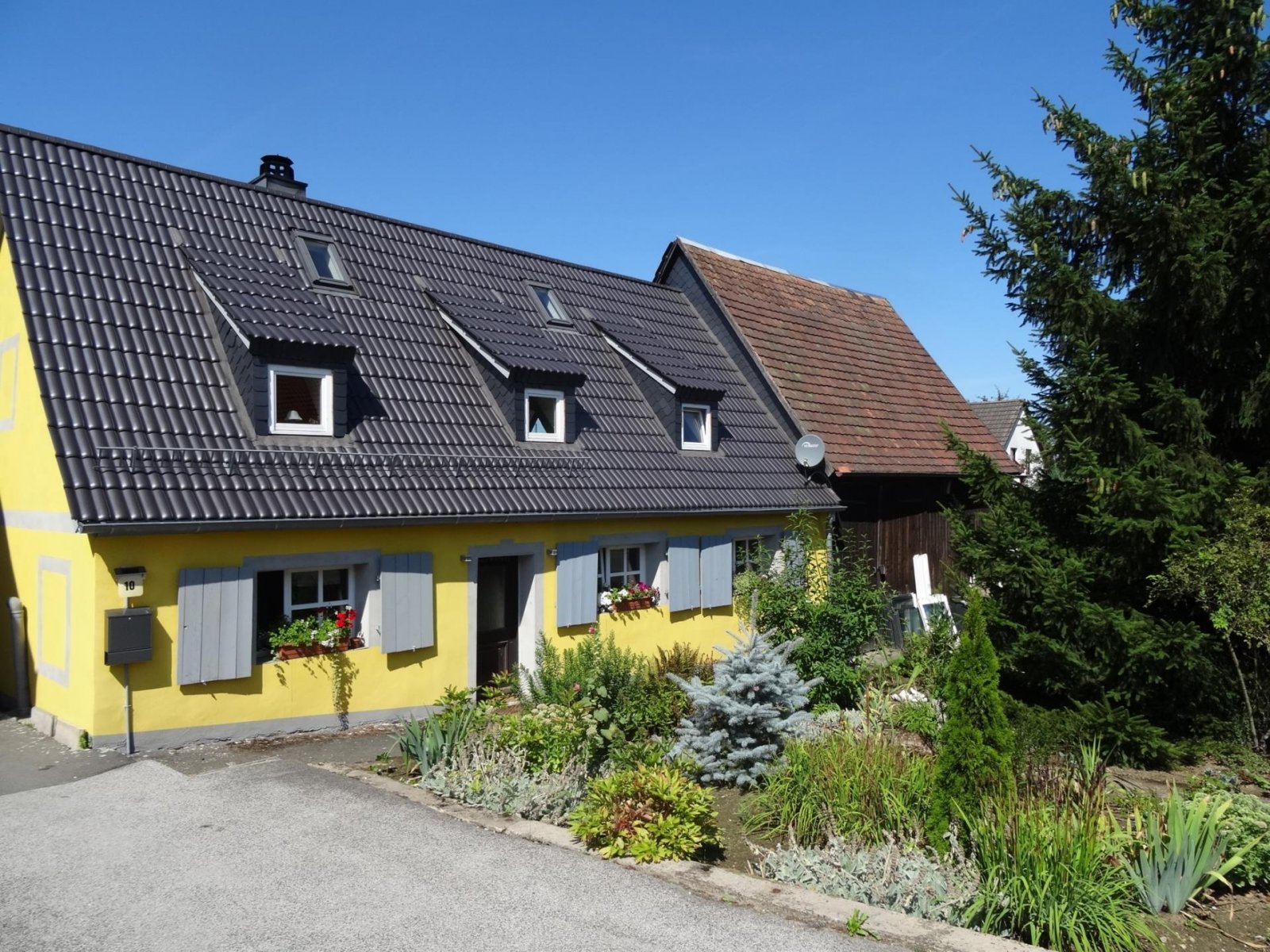 Pottenstein: ... ein besonderes Haus sucht besondere Bewohner ... 