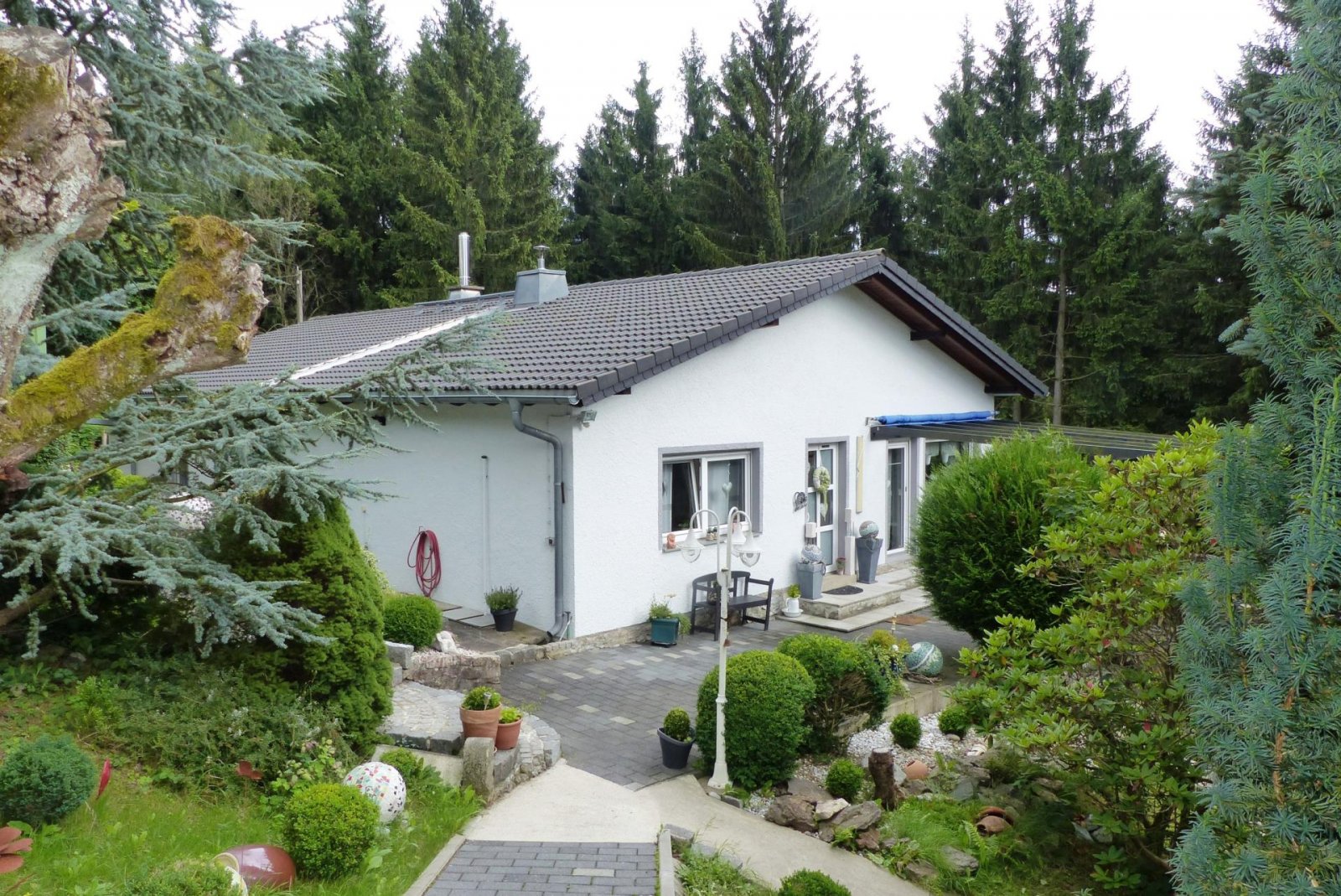 Schwarzenbach am Wald: Haus mit Stil in traumhafter naturnaher Lage 