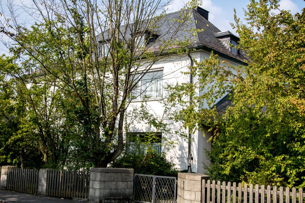 Schwarzenbach a.d.Saale: Stadtvilla mit parkähnlichem Grundstück 