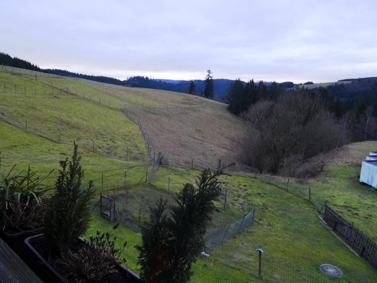 Schwarzenbach a.Wald: Leben wie im Urlaub - genießen Sie jeden Tag einen herrlichen Ausblick.... 