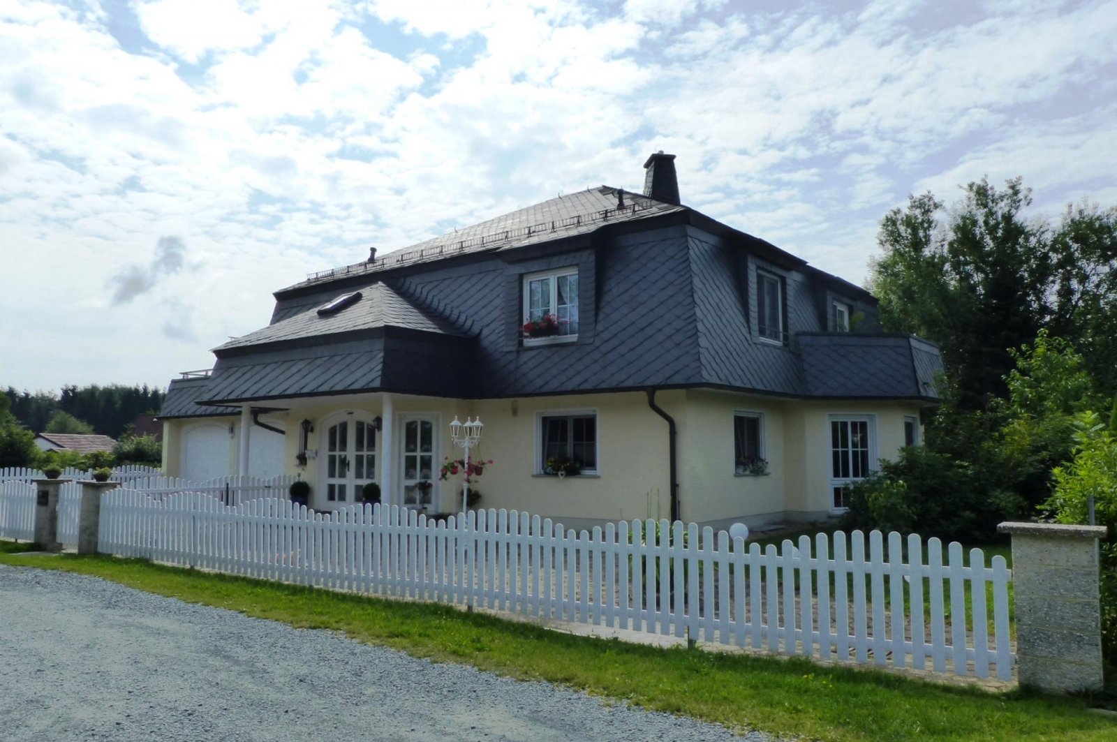 Lichtenberg: Sie lieben das Außergewöhnliche? Exklusives Traumhaus bei Bad Steben 