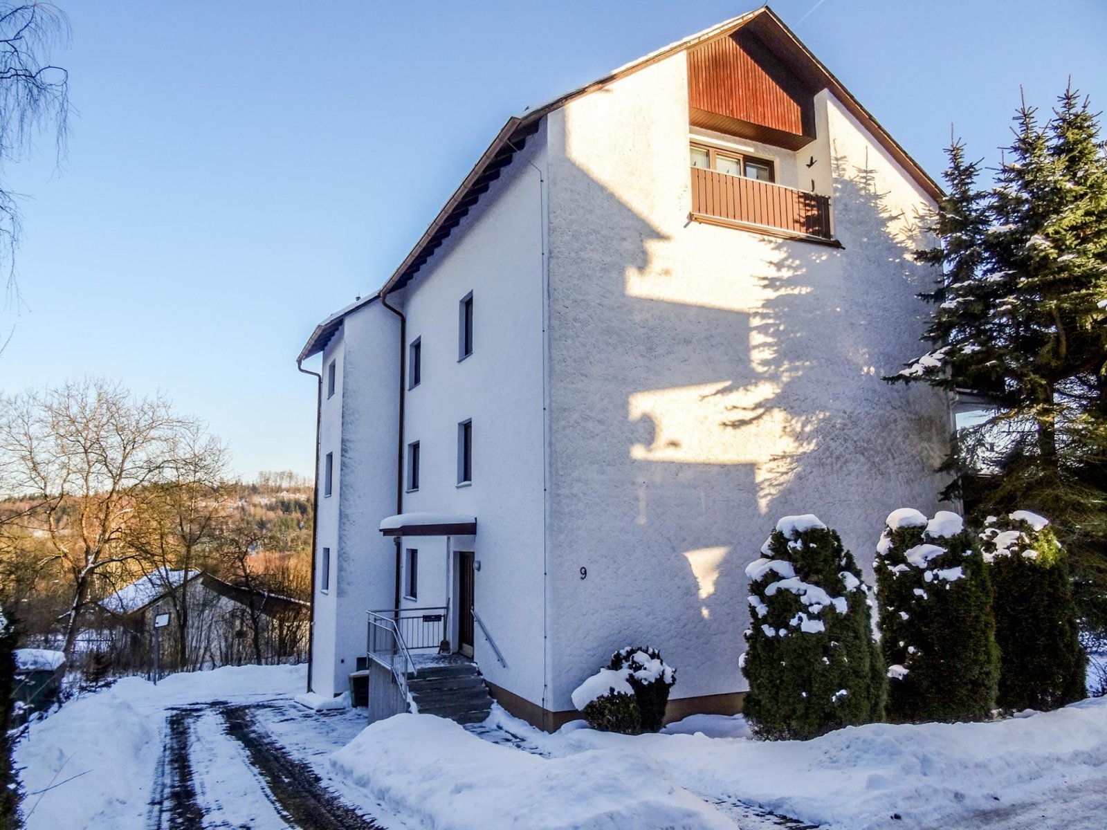 Lichtenberg: ... gemütliche Wohnung in ruhiger Lage.... 