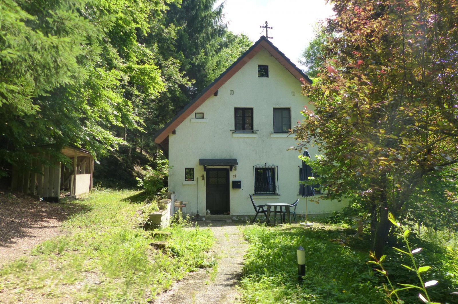 Schwarzenbach a.Wald: ... wohnen im Frankenwald.... gemütliches Einfamilienhaus in einzugsbereitem Zustand.... 
