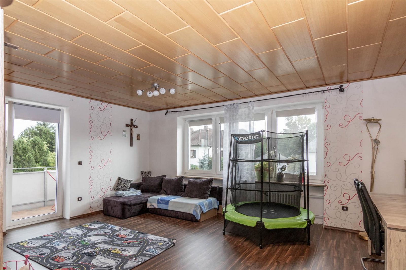 Konradsreuth: Geräumige Fünf-Zimmer-Wohnung zur Miete 