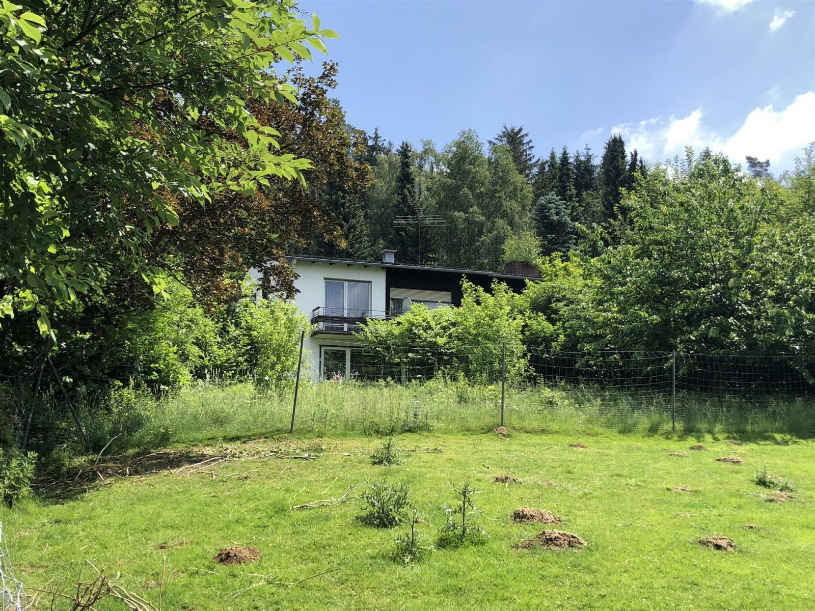 Stammbach: Wecken Sie dieses Anwesen aus seinem Dornröschenschlaf 