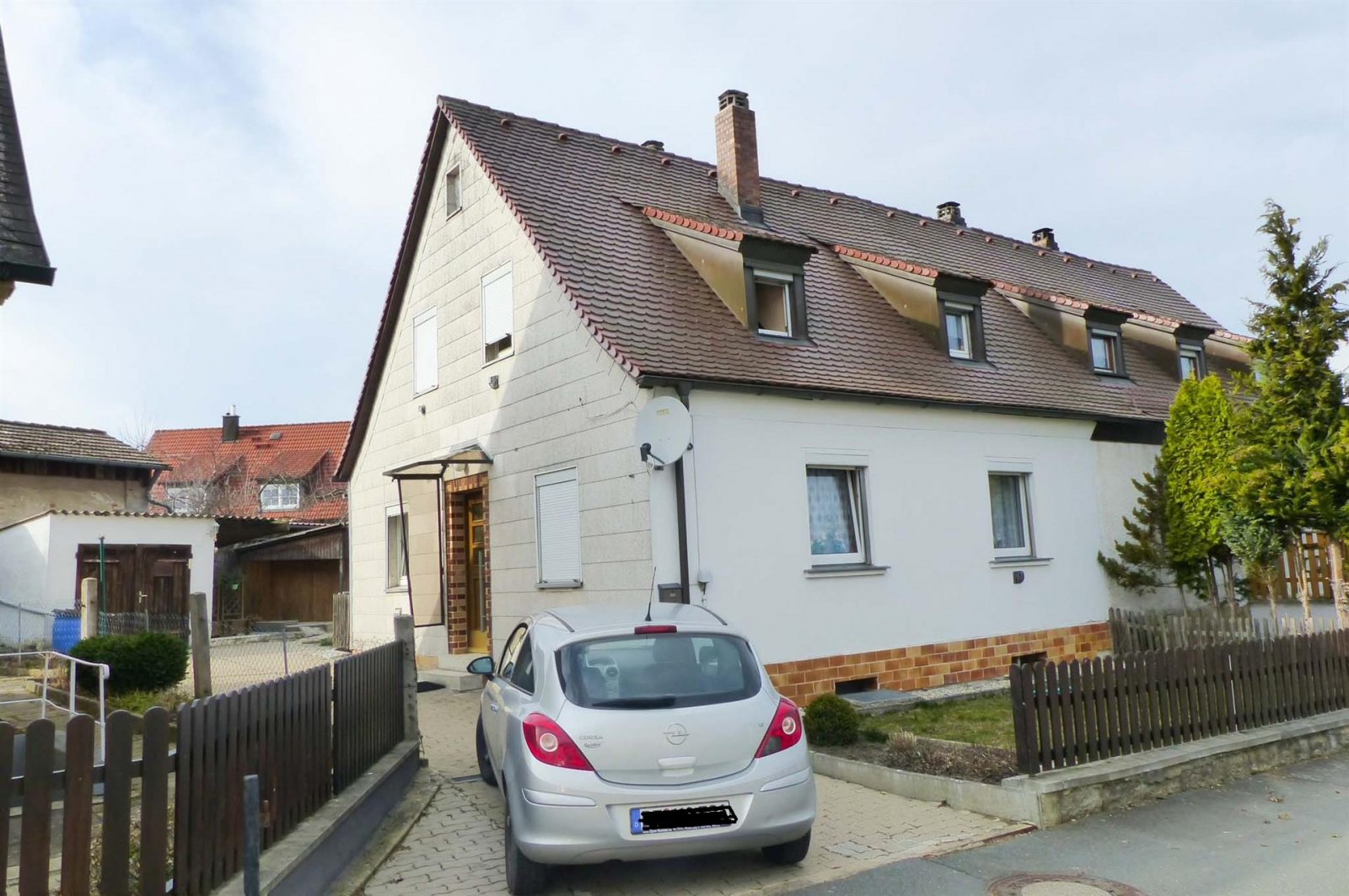 Haag: Kuschelige Doppelhaushälfte für die kleine Familie 