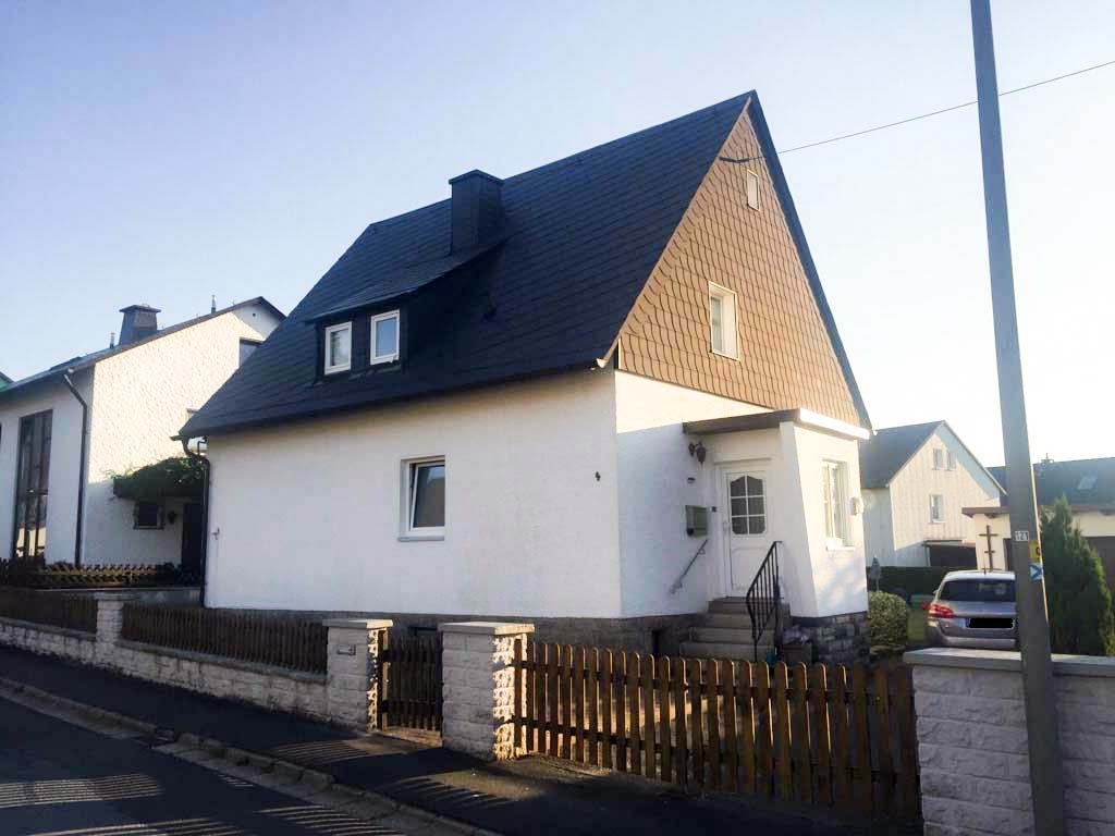 Zell im Fichtelgebirge: Gemütliches Häuschen in familienfreundlicher Lage mit viel Platz... 