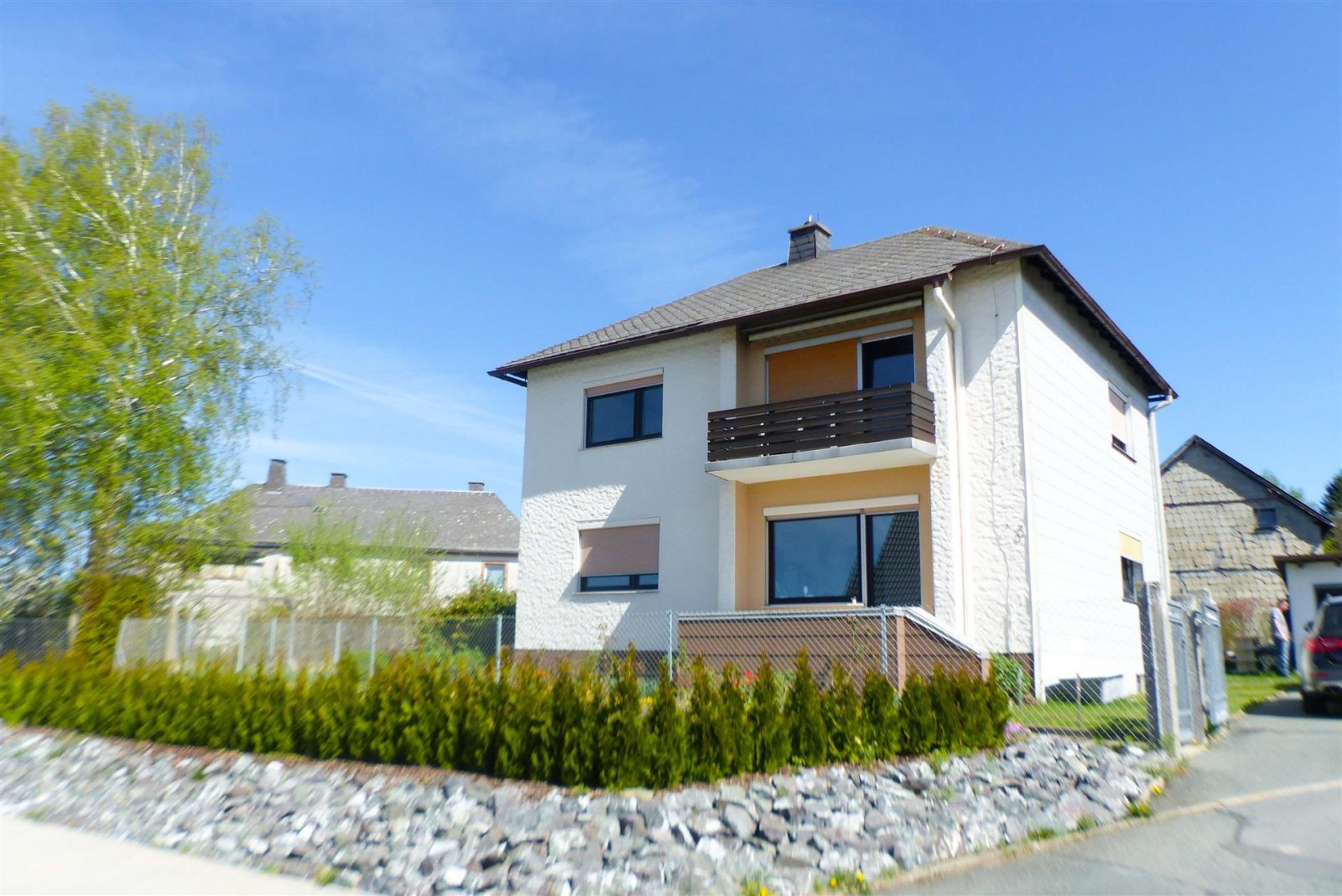 Zell im Fichtelgebirge: Frisch renoviertes Haus für die junge Familie - nur noch kleine Restarbeiten notwendig 