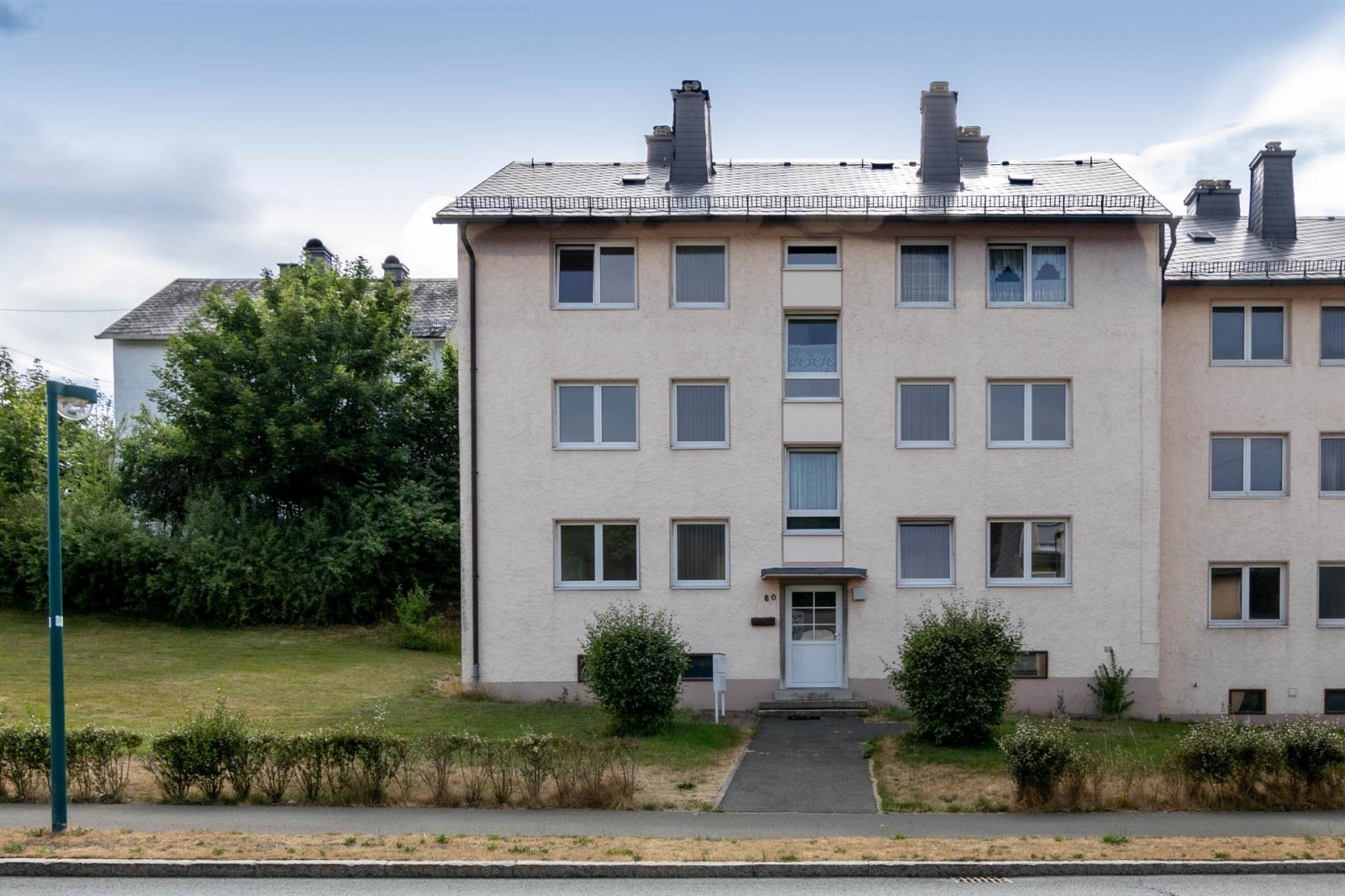 Helmbrechts: Dies könnte Ihre neue Kapitalanlage werden - Sechsfamilienhaus in Helmbrechts 