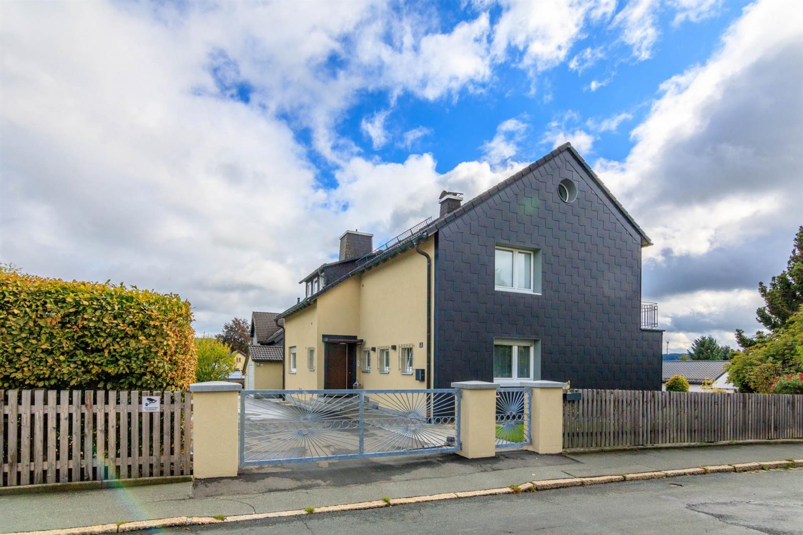 Naila: Traumhaus mit viel Grund - Sanierung 2018 abgeschlossen! 