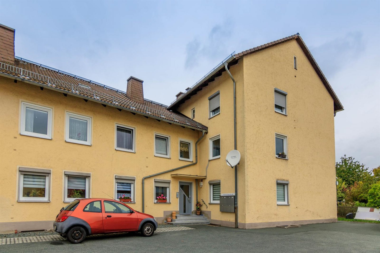 Münchberg: Schicke Zwei-Zimmer-Eigentumswohnung in Münchberg 