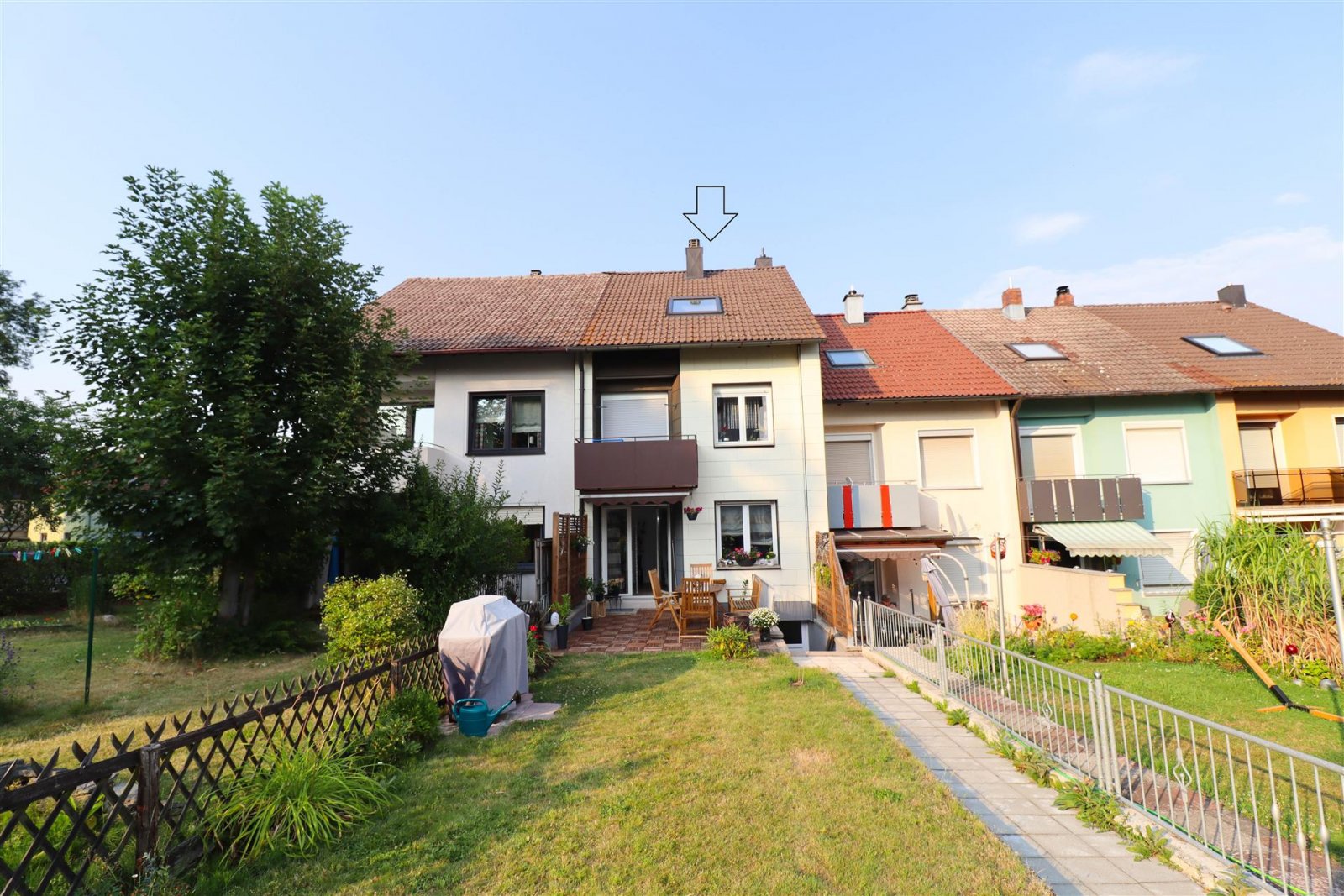 Münchberg: Liebevoll und umfassend renoviert - gemütliches Reihenhaus für die kleine Familie 