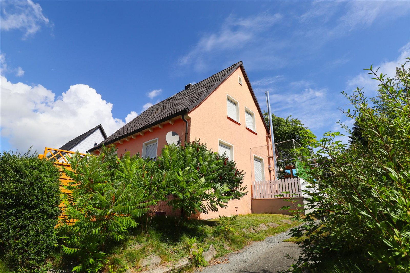 Stammbach: Ein Haus für eine Person - oder für zwei die sich sehr lieben :-) 