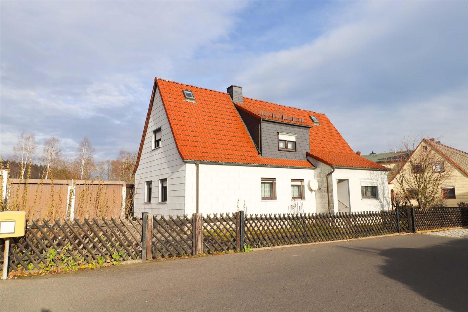 Kirchenlamitz: ... Haus und Garten brauchen ein bisschen Liebe.... 