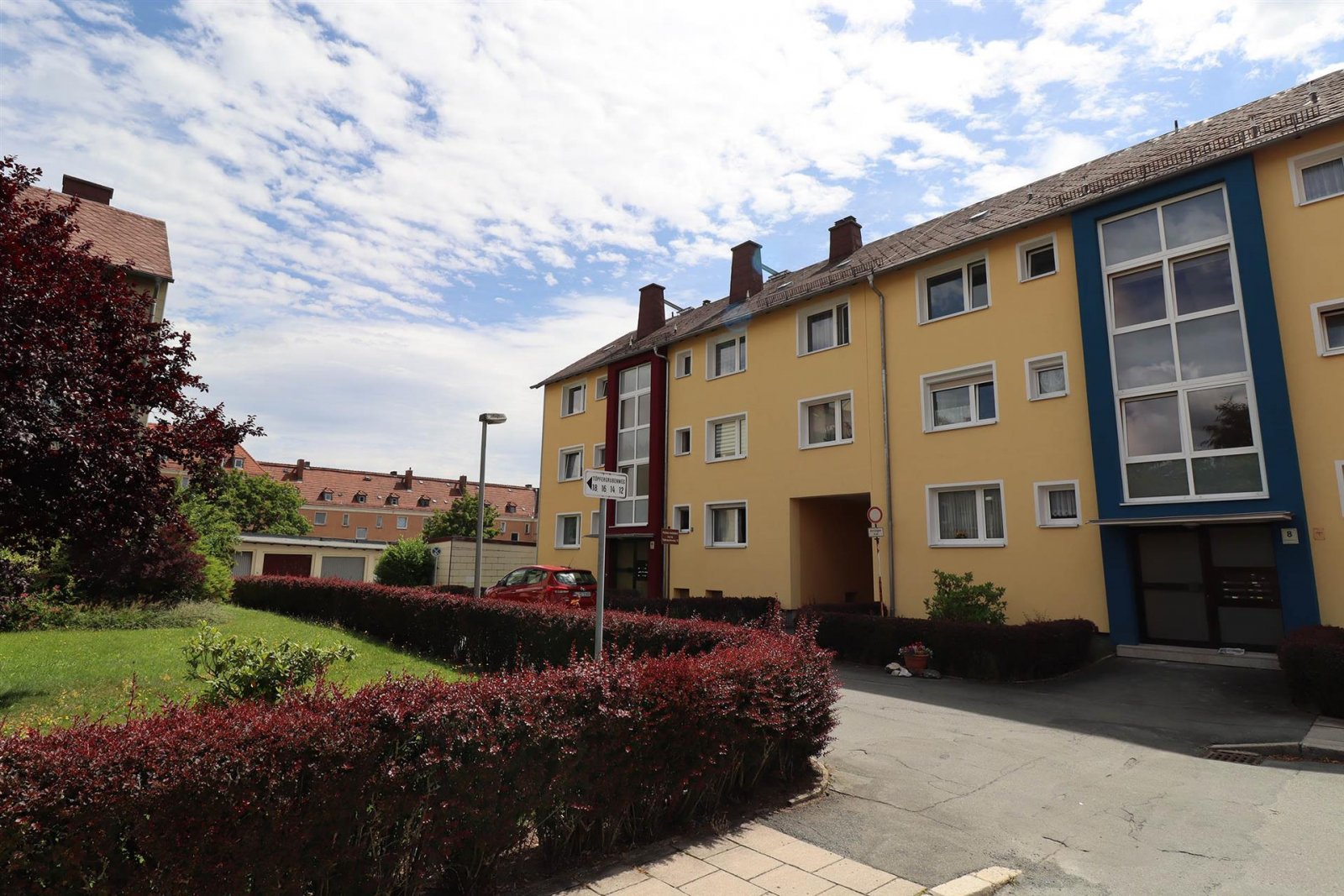 Hof: Ihre Kapitalanlage? Renovierte Wohnung in ruhiger Lage von Hof... 