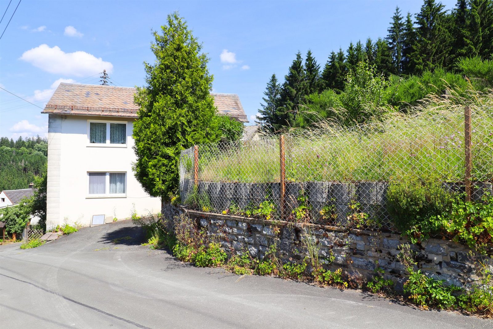 Schwarzenbach am Wald: ... ein Schnäppchenhaus in traumhafter Frankenwaldlage..... 