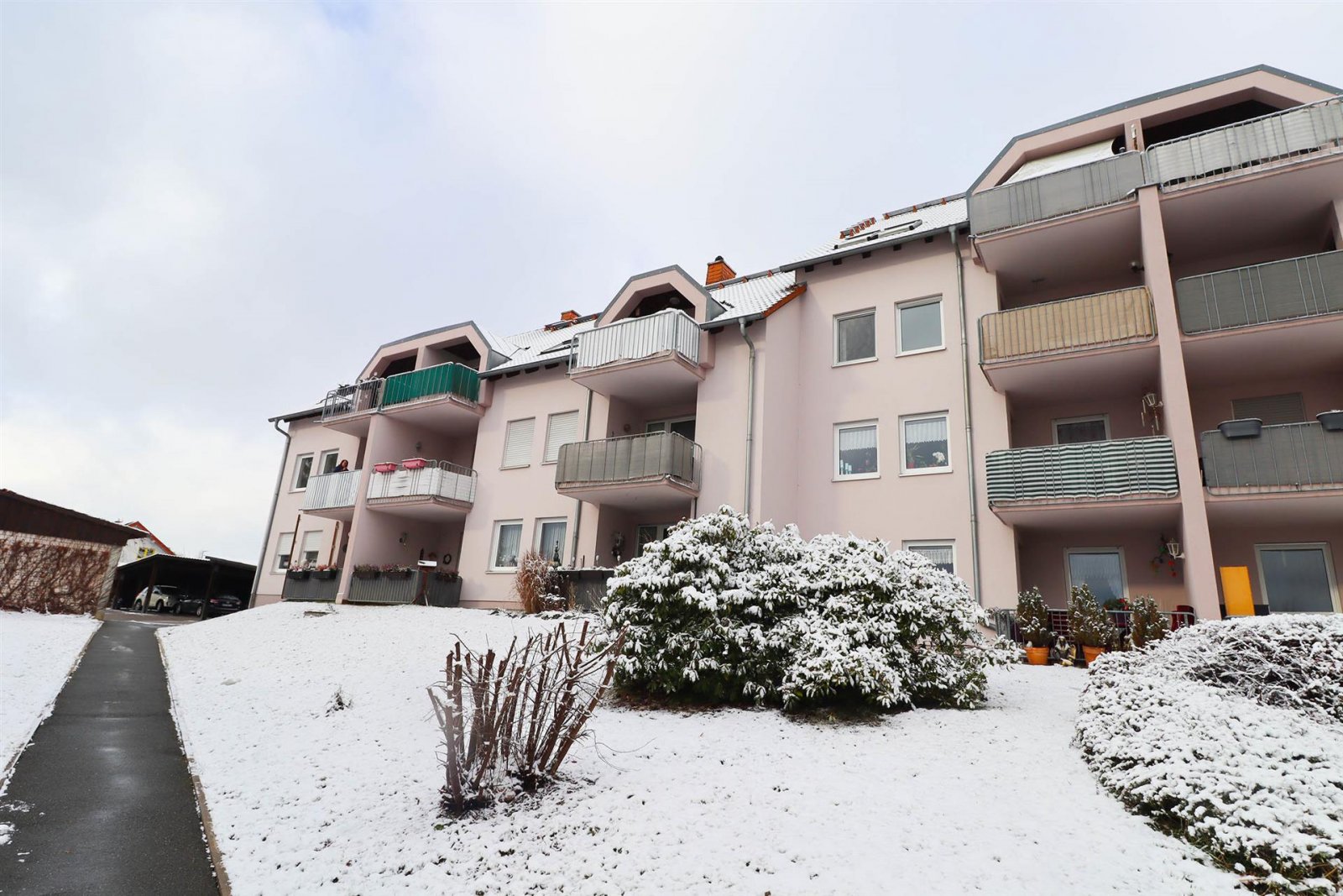 Rehau: .... sonnige Drei-Zimmer-Wohnung in Rehau..... 