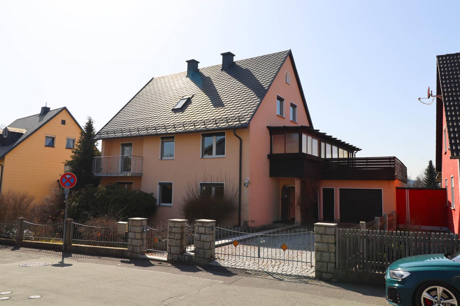 Döhlau: Platz für drei Familien.... Wärmepumpe schon vorhanden!!! 