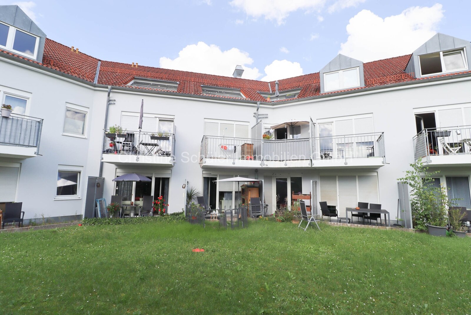 ...gepflegte Erdgeschosswohnung in ruhiger Wohnlage... ...gepflegte Erdgeschosswohnung in ruhiger Wohnlage...