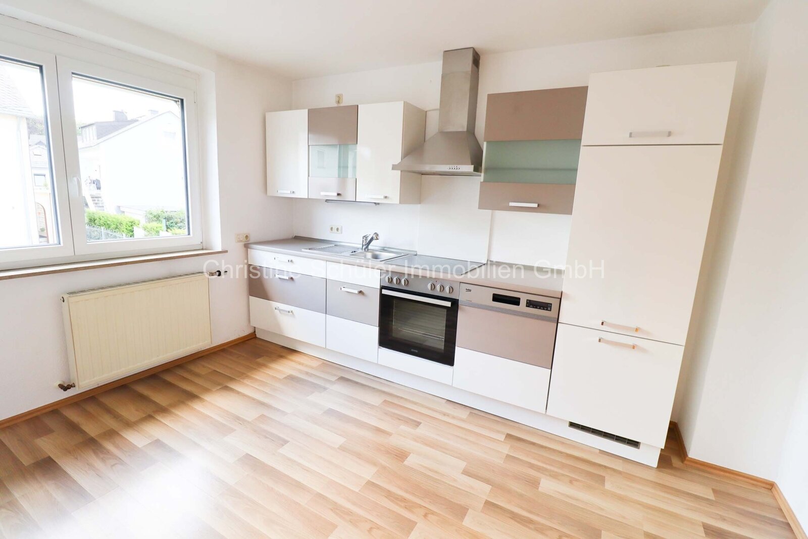 .. renovierte Wohnung in ruhigem Wohngebiet...