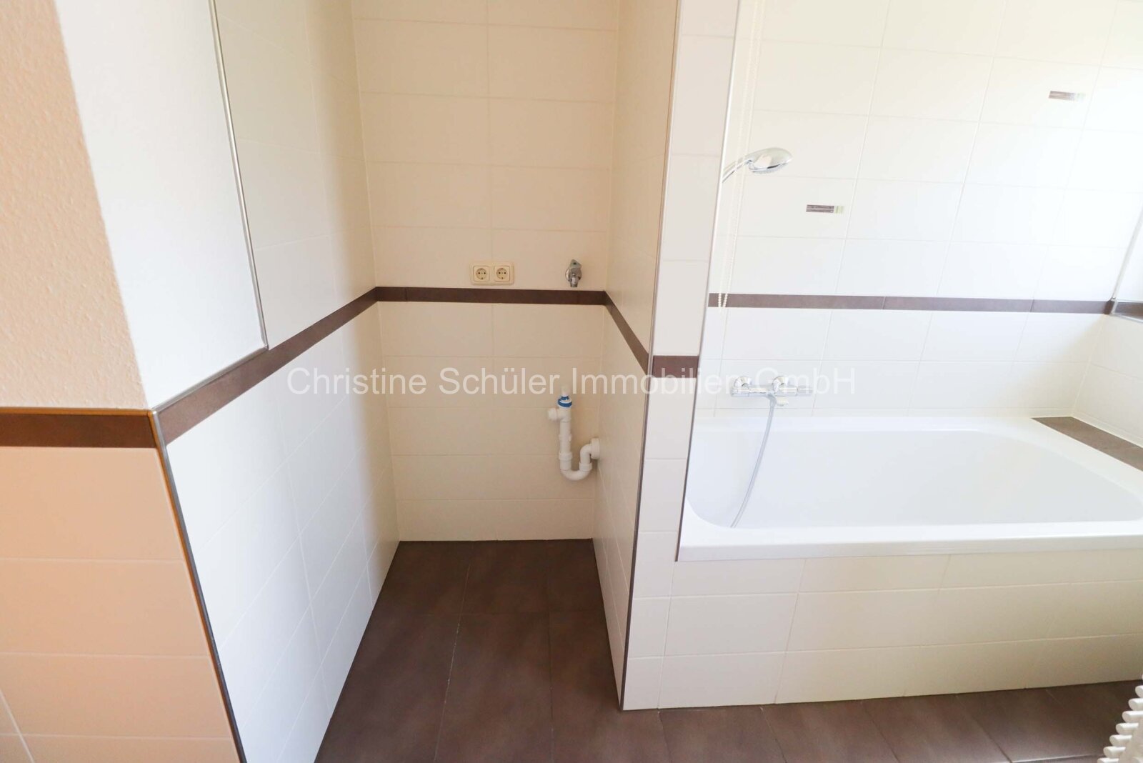 .. renovierte Wohnung in ruhigem Wohngebiet...