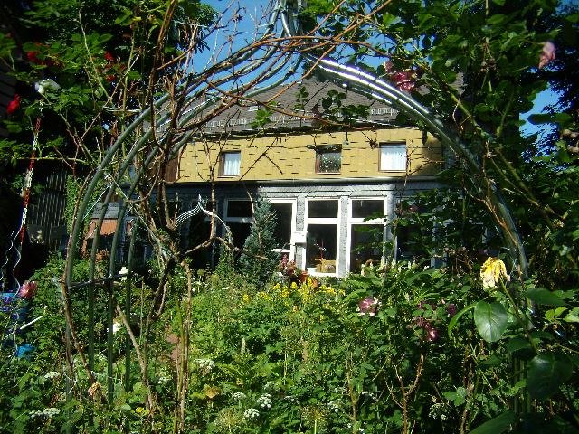 Bad Steben: Einfamilienhaus mit großem Wintergarten 