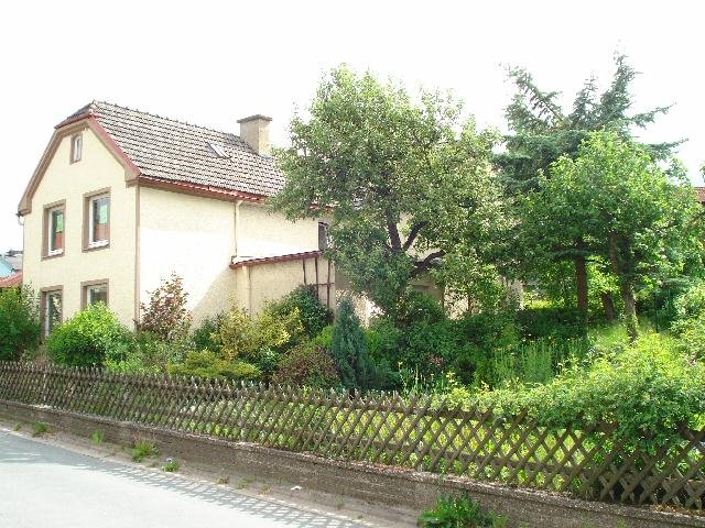 Nähe Hof: ehemaliges Bauernhaus mit zwei Scheunen Nähe Hof 