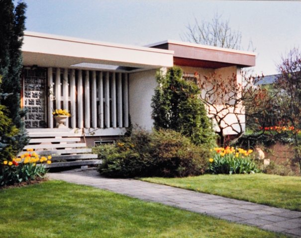 Eckersdorf: Bungalow im Bauhausstil 