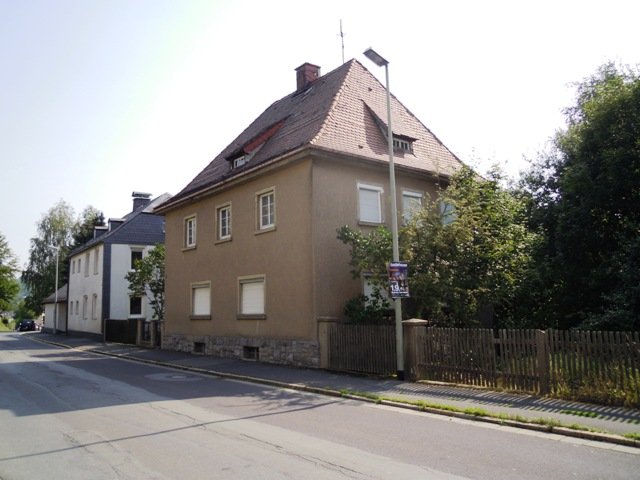 Naila: Haus mit viel Grund in Naila 