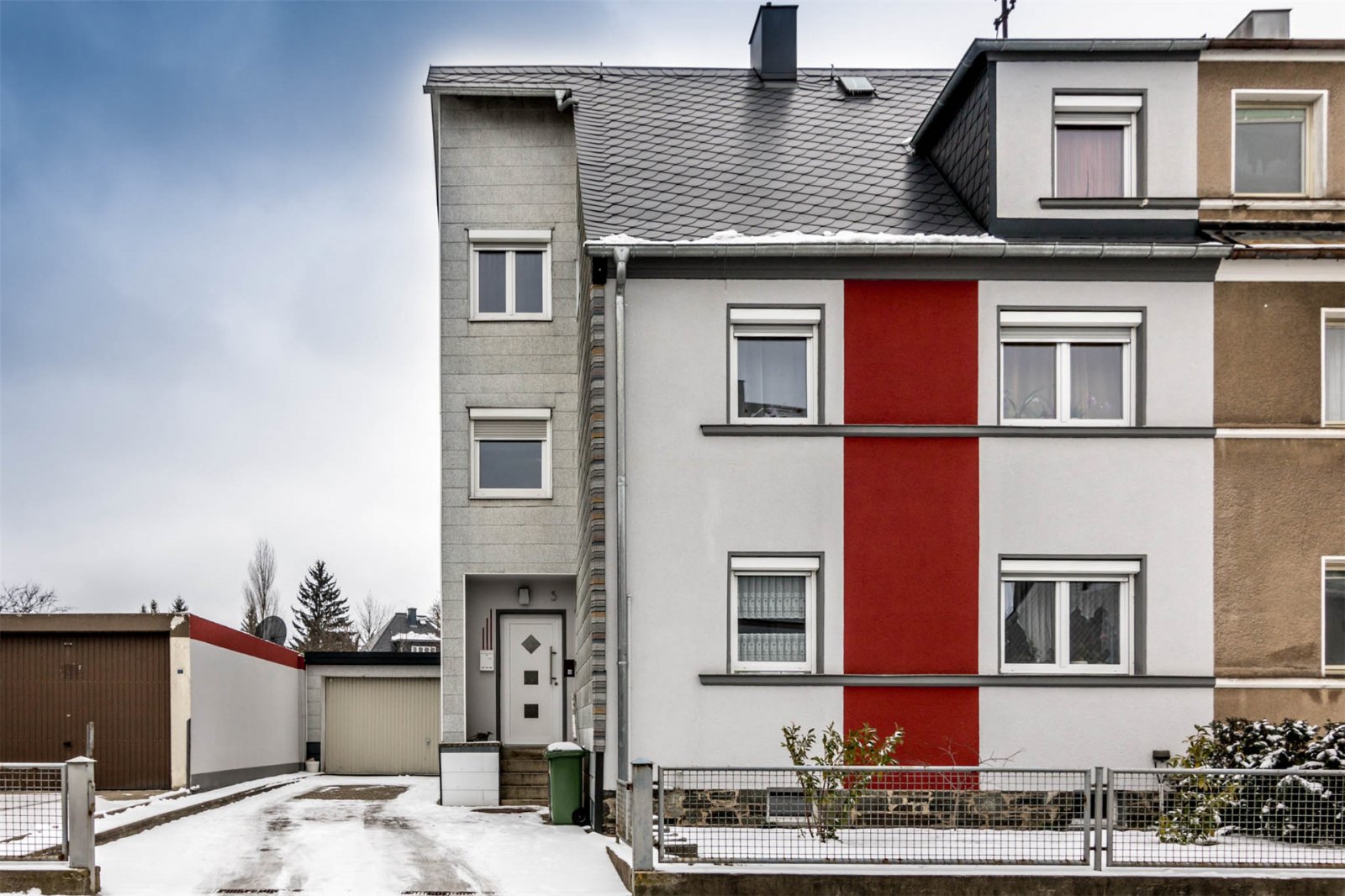 Helmbrechts: Toprenovierte Doppelhaushälfte in Helmbrechts 